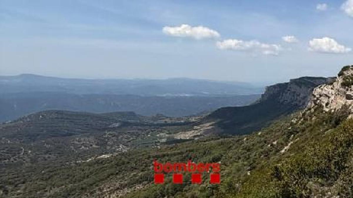 ACCIDENTE PARAPENTE | Muere un hombre al caer en parapente en Àger (Lleida)