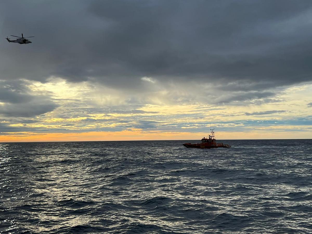 Encuentran muerto al pescador de 43 años que cayó al mar entre Altea y Calp