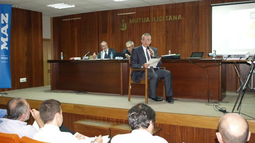 Un momento de la conferencia, en la Sociedad Prevención MAZ