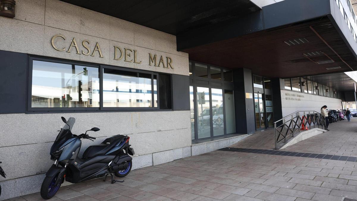 Entrada a la hospedería de la Casa del Mar de Vigo.