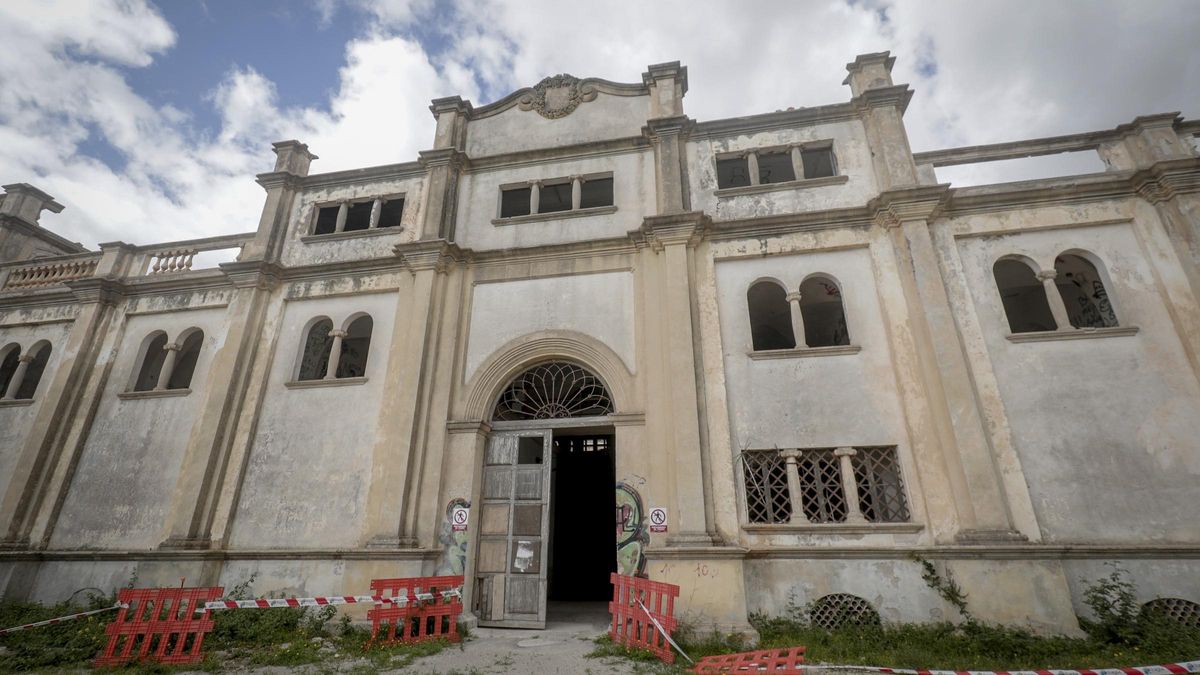 Es Sindicat de Felanitx se construyó entre los años 1919 y 1922 y ha sido declarado Bien de Interés Cultural.