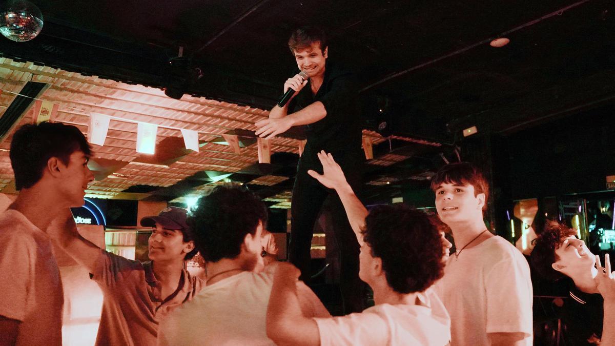 Así se vive el Mundial 2026, partido España contra Francia en la discoteca Bling Bling.