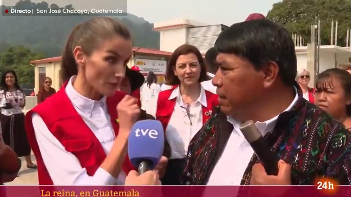 La reina Letizia durante la 'entrevista' improvisada en TVE