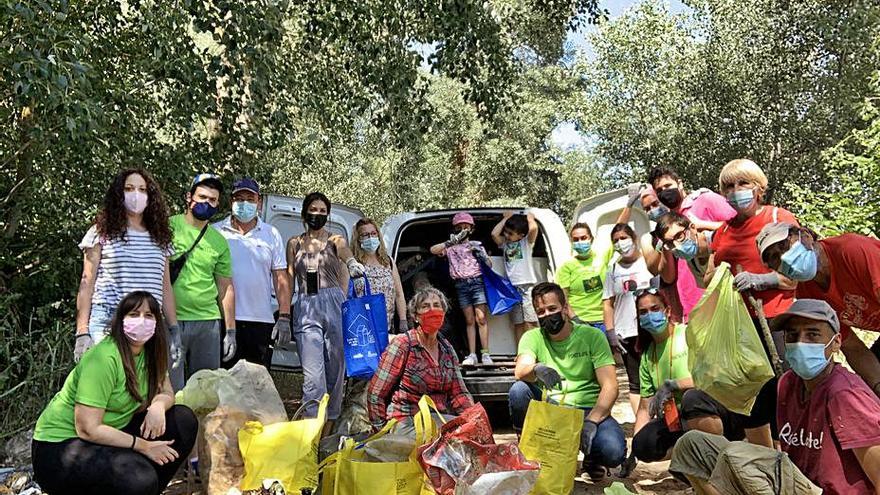 En Pontejos la recogida fue en varios caminos. | Cedida