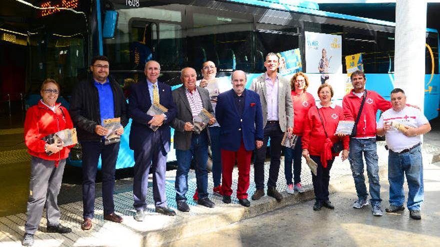 Kavafis y Galdós viajan en guagua por la Isla