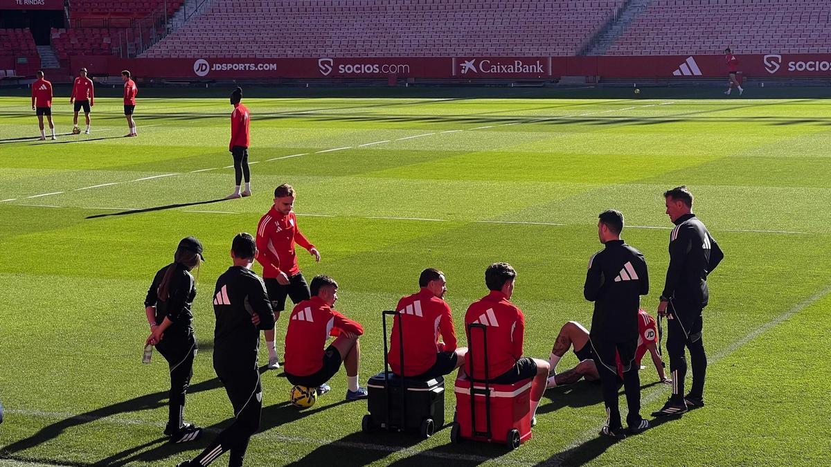 Vídeo | Entrenamiento del Sevilla FC en el Ramón Sánchez-Pizjuán antes del partido contra el Oviedo en el Tartiere