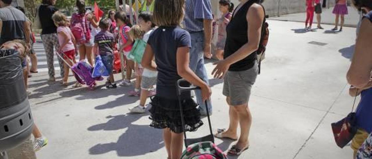 La bajada de la matriculación amenaza con cerrar aulas en los colegios de Alcoy