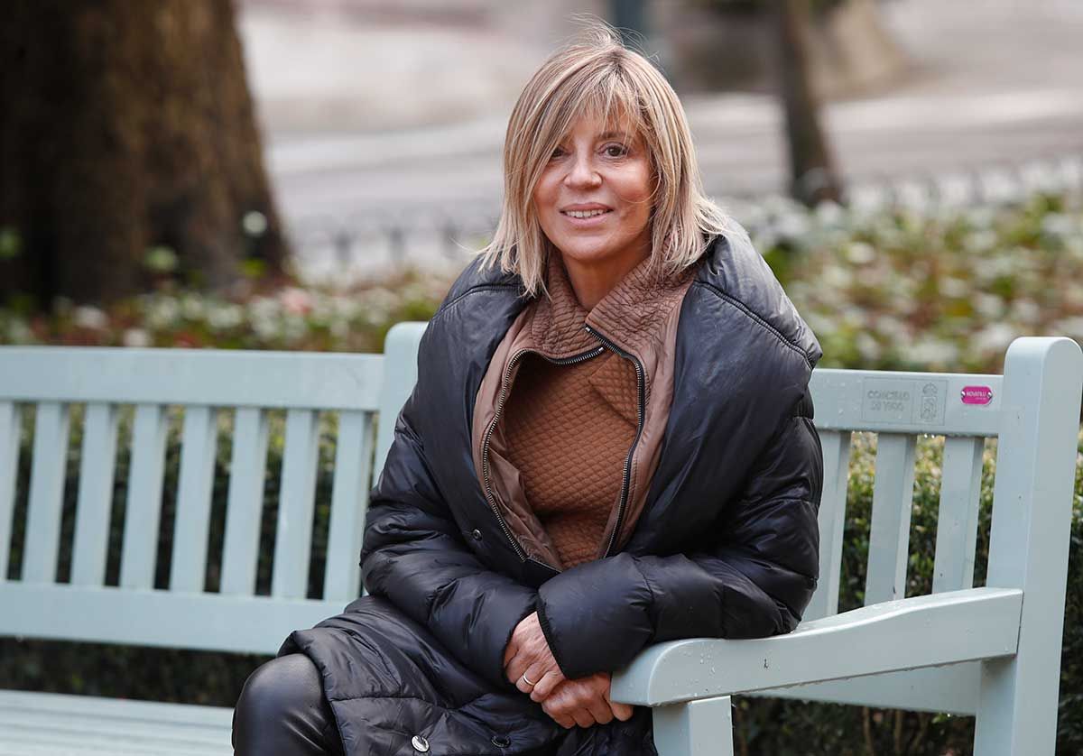 La periodista Carmen Domínguez, en la Alameda  de Vigo.