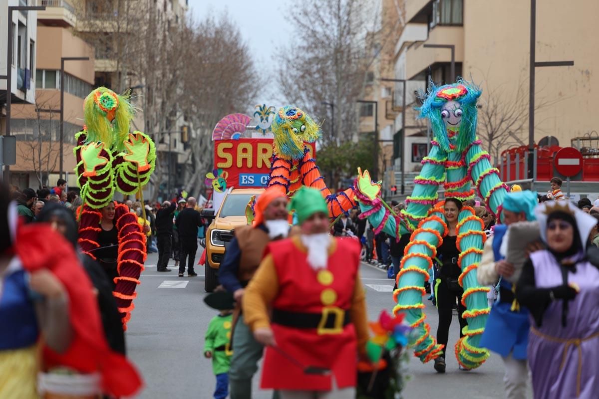 Búscate en las imágenes de la rúa de Carnaval de Ibiza