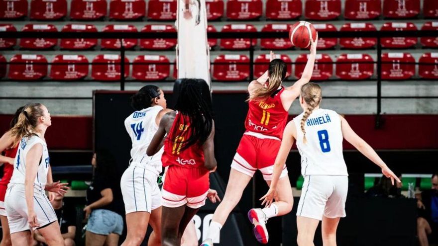 Vizmanos, en una entrada a canasta. | FIBA