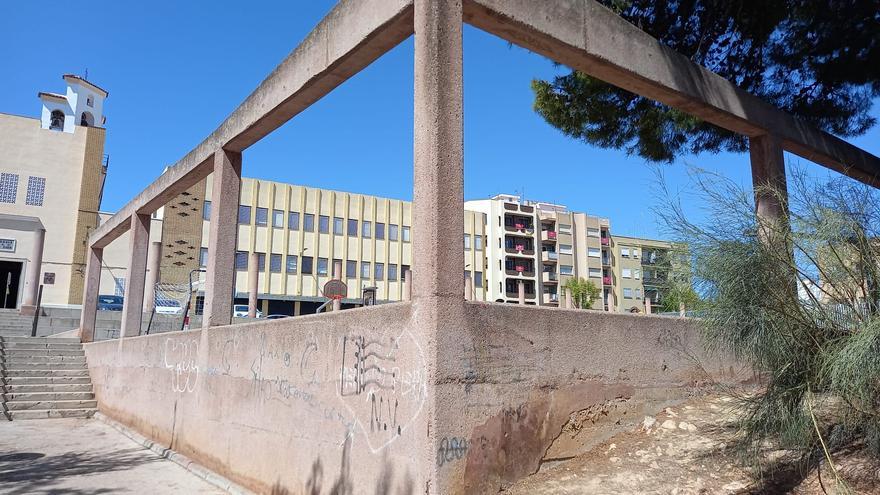 Sumant per Torrent pide instalar barreras en el Patio Rosa frente a los balones