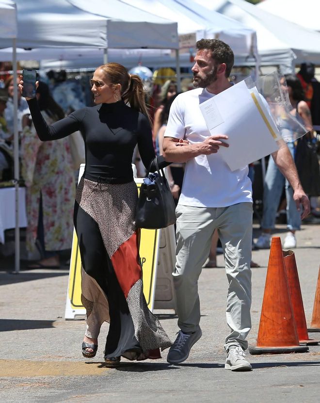 Jennifer Lopez y Ben Affleck de paseo por Los Ángeles