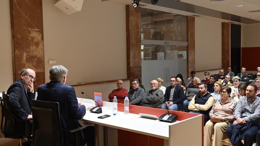 El expresident del Consell, Ximo Puig, presenta su libro en Castelló