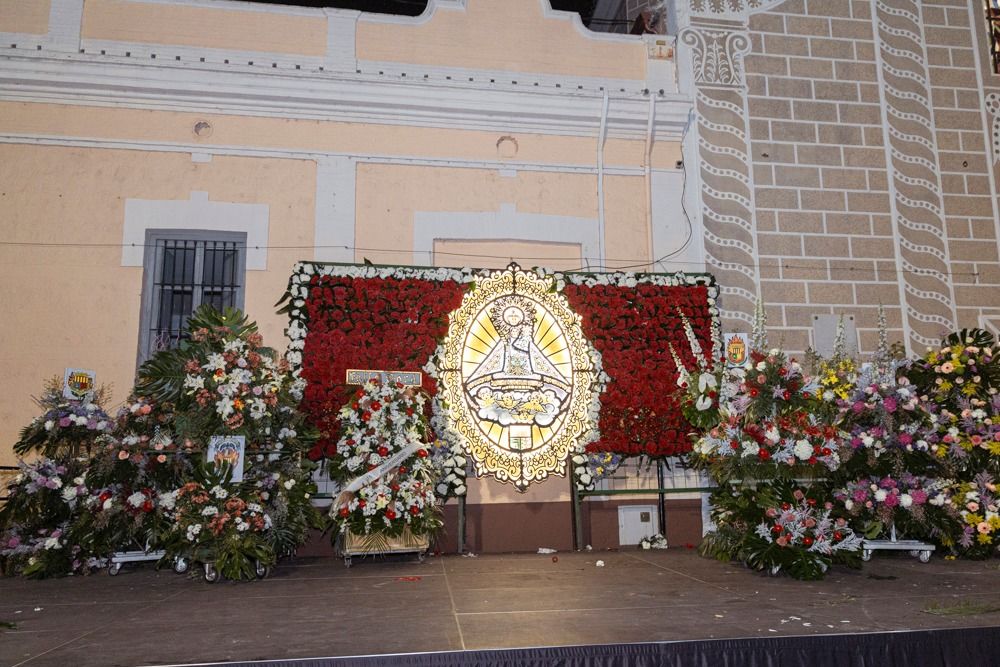 Picassent celebra la ofrenda y la misa de Flores a Nuestra Señora de Vallivana