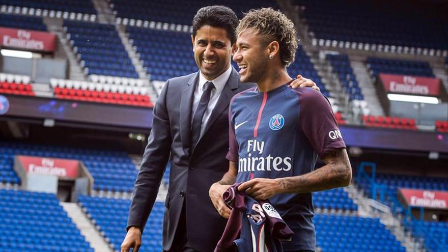 El dueño del PSG, abierto a negociar por Neymar