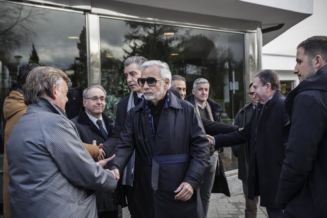 En imágenes: Emotivo último adiós a Pelayo Novo en el tanatorio Los Arenales de Oviedo