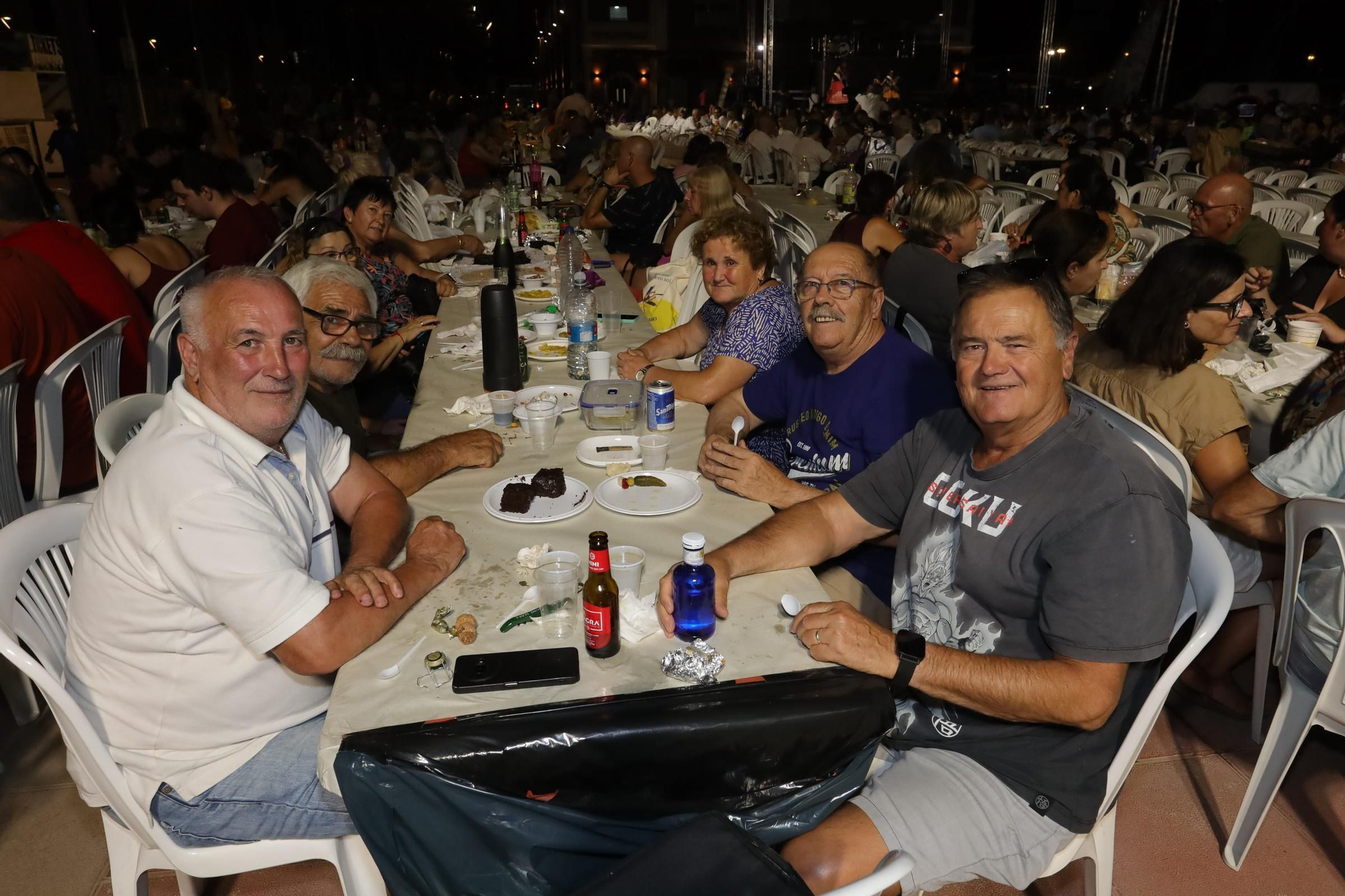Sopar de pa i porta en las fiestas de Sant Pere del Grau de Castelló