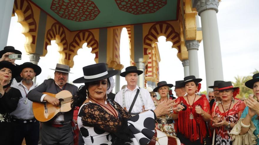 El paso de los coros rocieros por El Arenal en la Feria de Córdoba