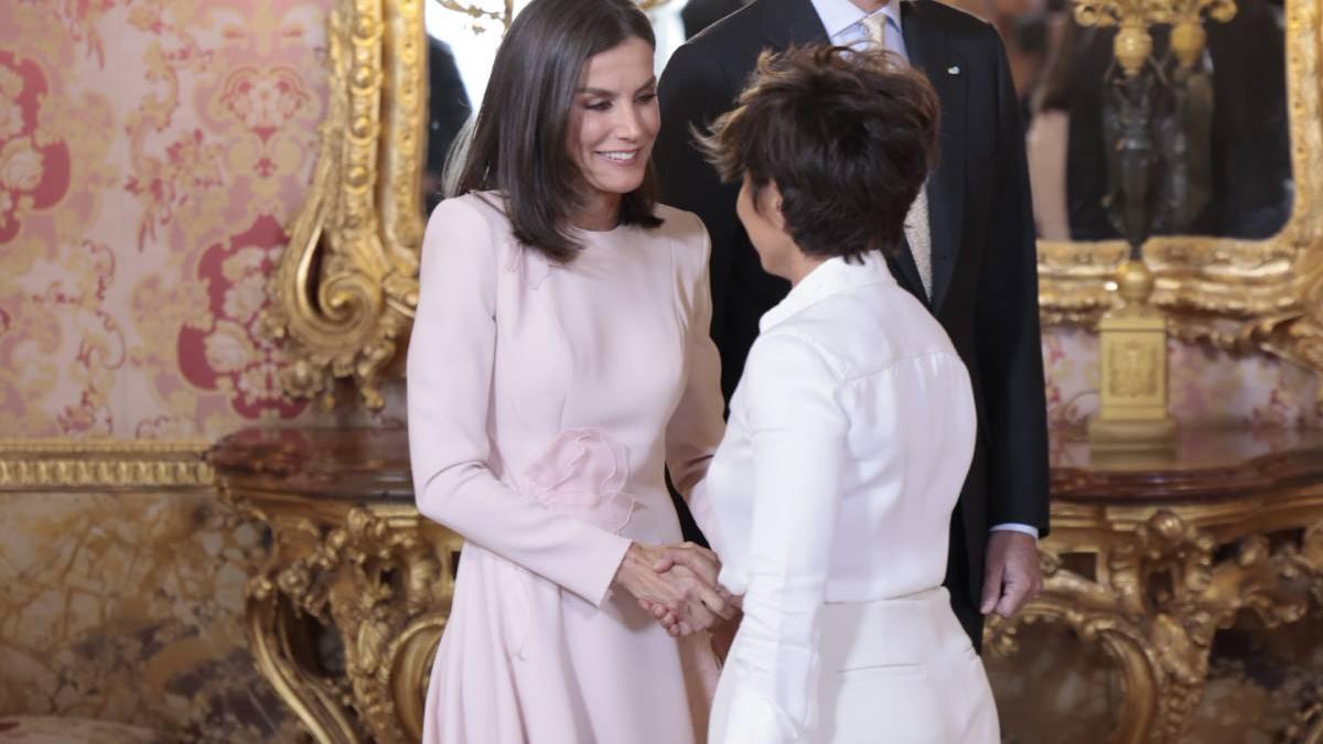 ¡Reencuentro de amigas! El gesto de la reina Letizia con Sonsoles Ónega que casi nadie vio