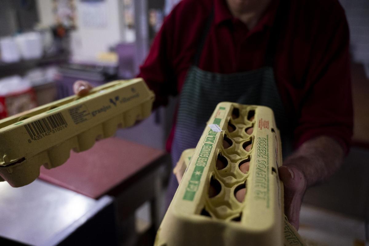 Docenas de huevos, un producto básico que ha alcanzado precios históricos.