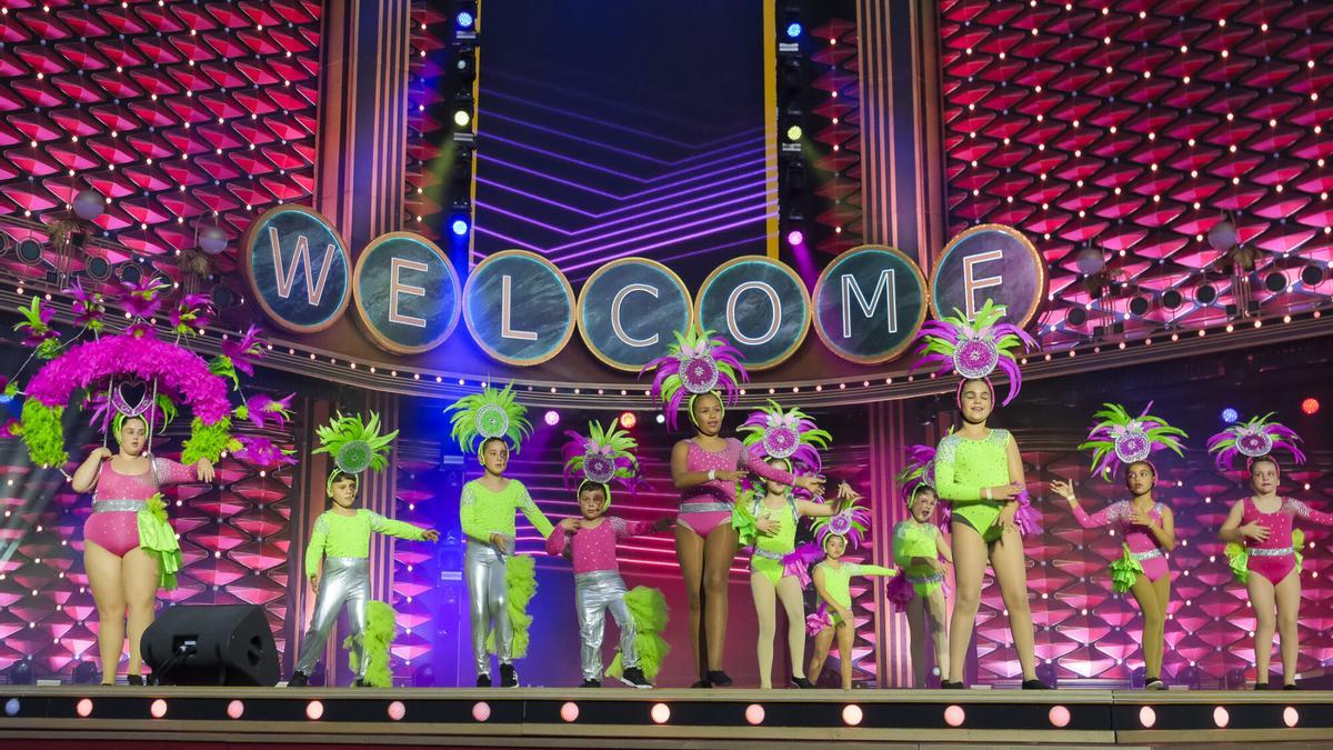 Las comparsas infantiles llenan de color y alegría el escenario del Carnaval de Las Palmas de Gran Canaria