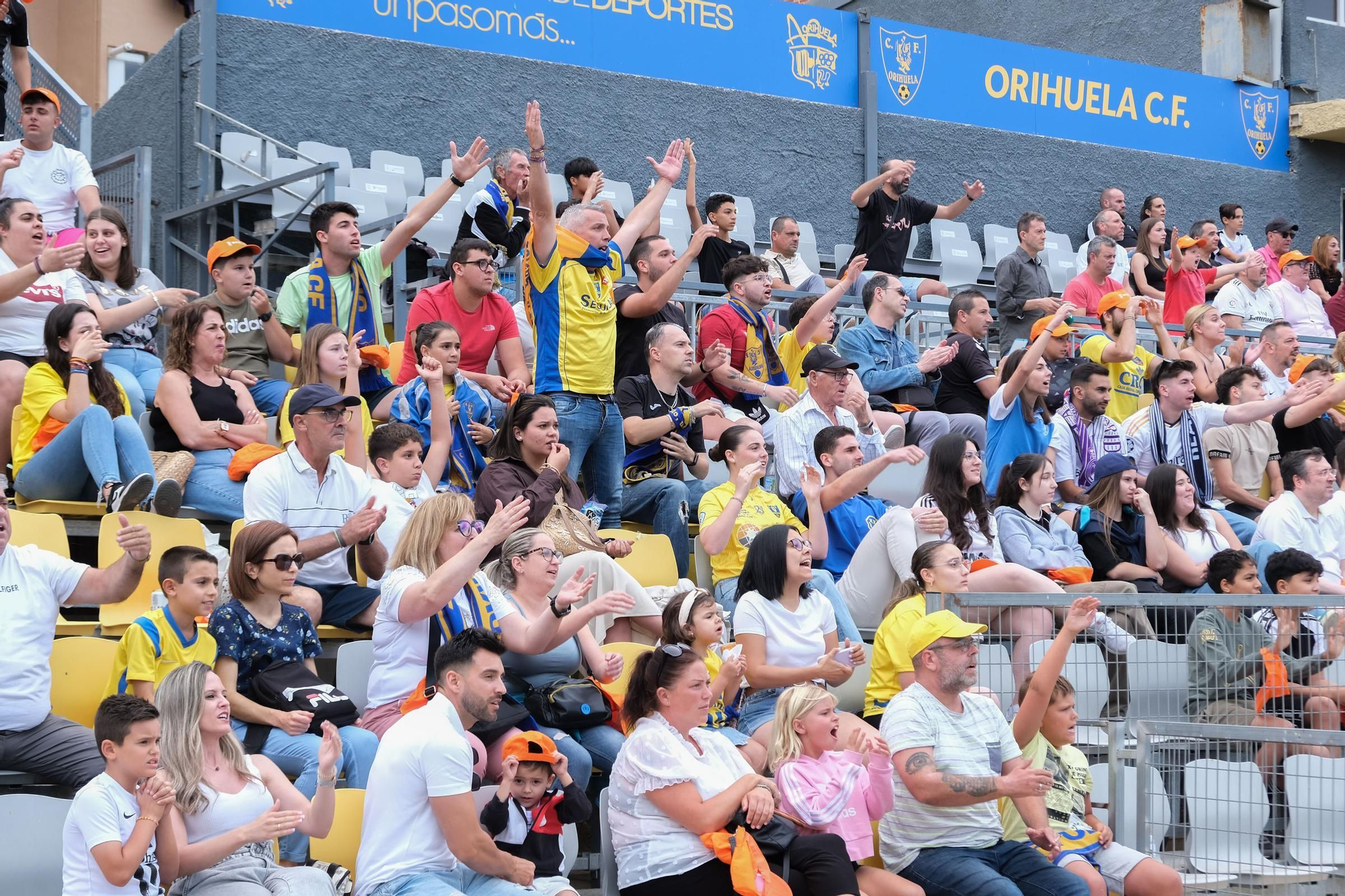 Así se ha vivido el Barakaldo - Orihuela en el estadio de Los Arcos