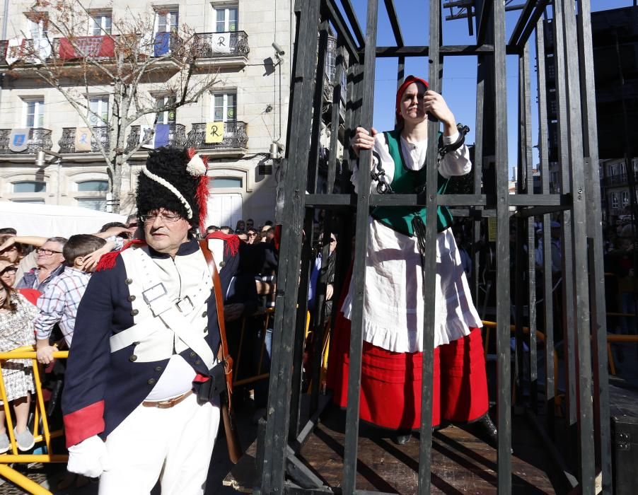 La representación de la Reconquista de Vigo vuelve a abarrotar las calles del Casco Vello de miles de vigueses