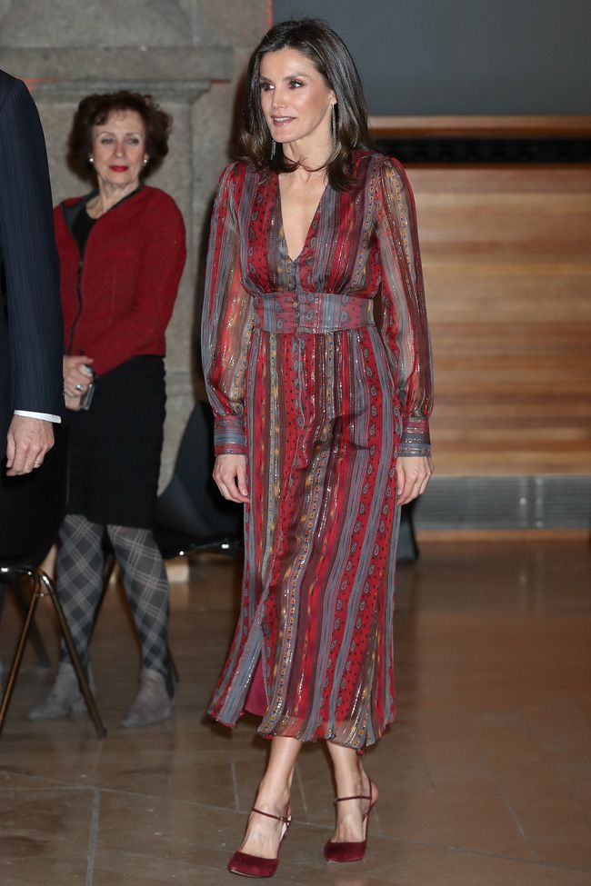 Letizia Ortiz con vestido de colores de Intropia y zapatos de Lodi