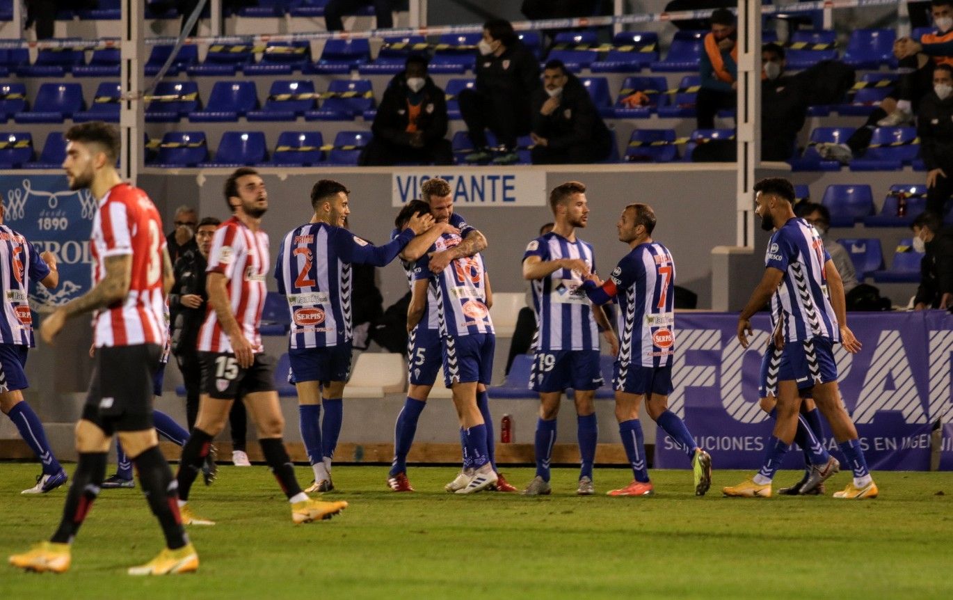 El supercampeón sufre en Alcoy (Alcoyano 1 - Athletic 2)