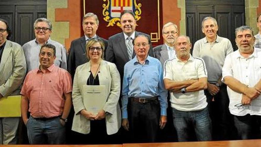 Per l&#039;esquerra, a la fila de dalt, Davins, González, Casals, Junyent, Sala, Pintó i Espinal i, davant seu, Cerezo, Estefanell, Cots, Espejo i Riera