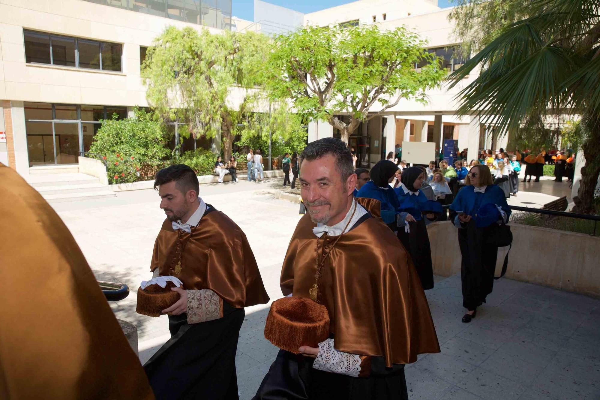 La Universidad de Alicante (UA) clausura el curso con la investidura de 125 nuevos doctores