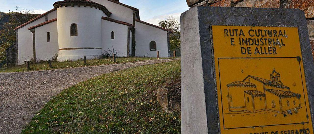 La iglesia de San Vicente de Serrapio, que forma parte de la ruta jacobea por Aller.