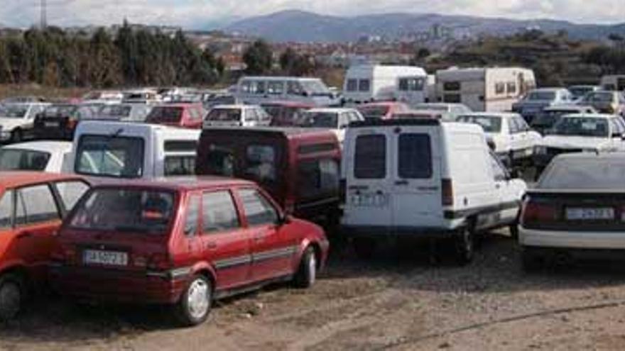 El ayuntamiento manda a 200 coches de Capote al desguace