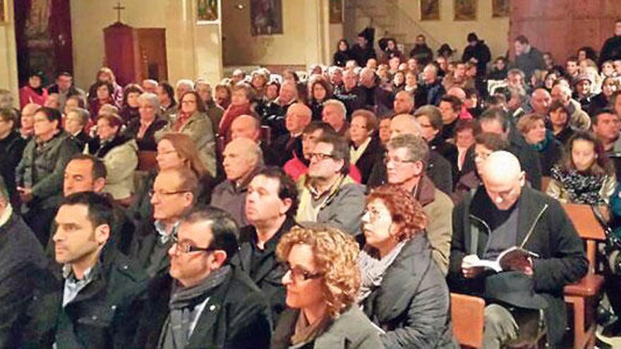 El público abarrotó en la tarde de ayer la iglesia de la pedanía de es Carritxó (Felanitx), en el marco de las tradicionales fiestas en honor a Sant Antoni.