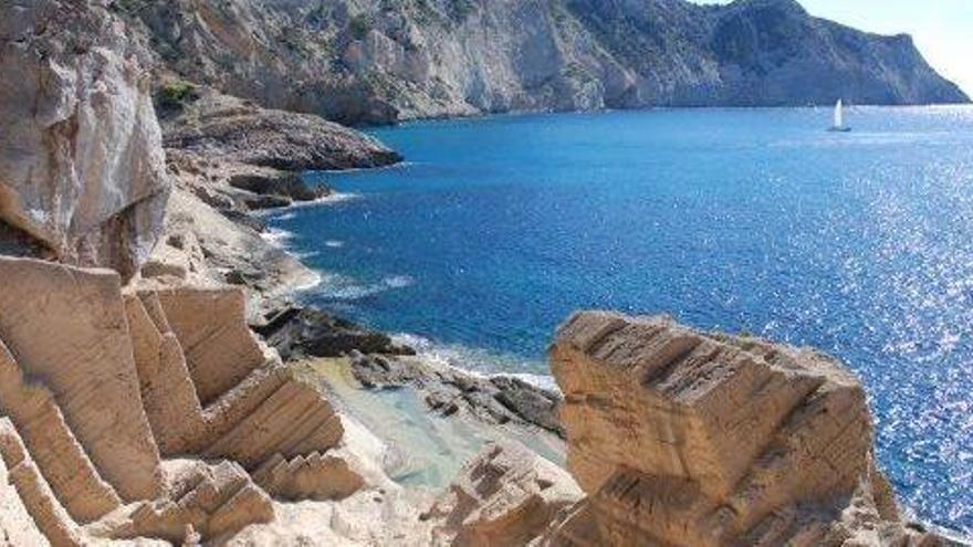 Sa Pedrera de Cala d´Hort, también conocida como Atlantis.