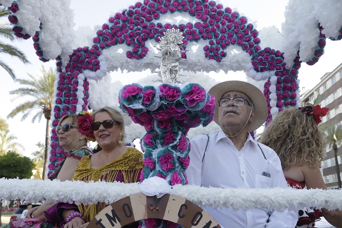 Color y alegría camino del santuario: imágenes de la romería de la Virgen de Linares