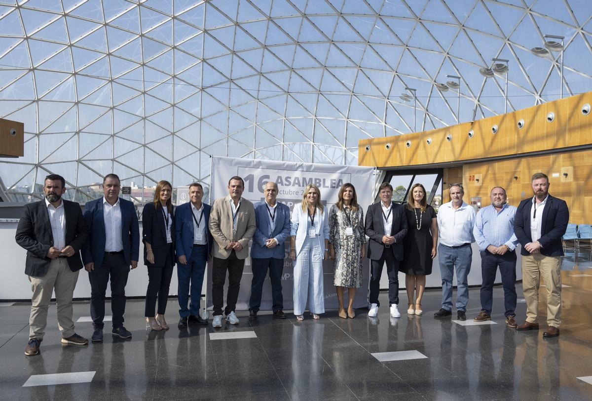 Foto de familia de la delegación del PPCS que se ha desplazado este miércoles a Feria Valencia con motivo de la 16ª asamblea de la FVMP.