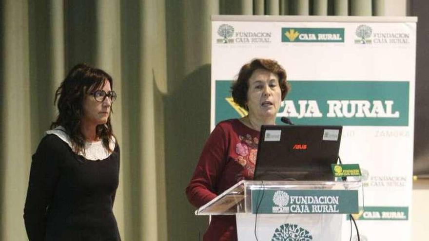 Conferencia de Benedicta Catalán.