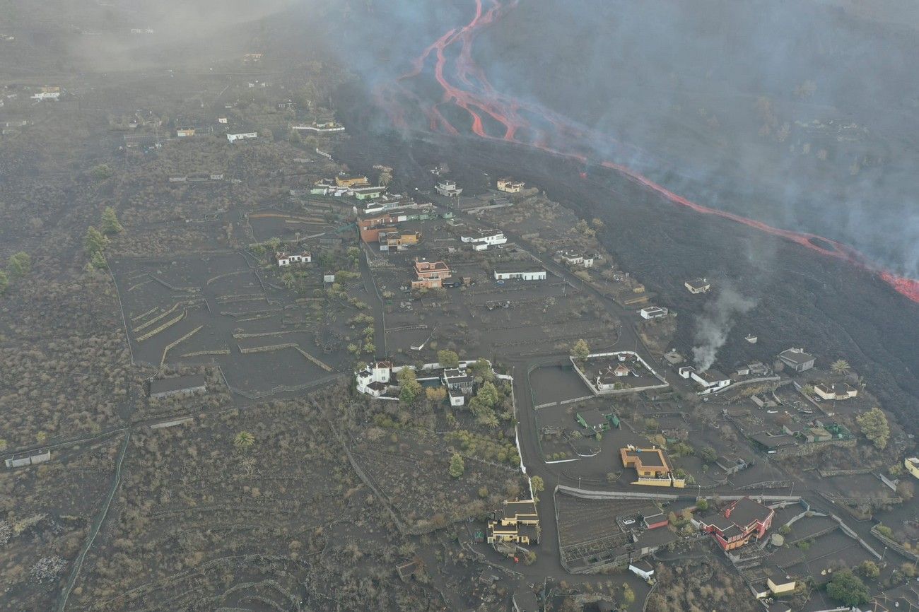 El avance de la lava del volcán de La Palma, a vista de pájaro en el décimo día de erupción