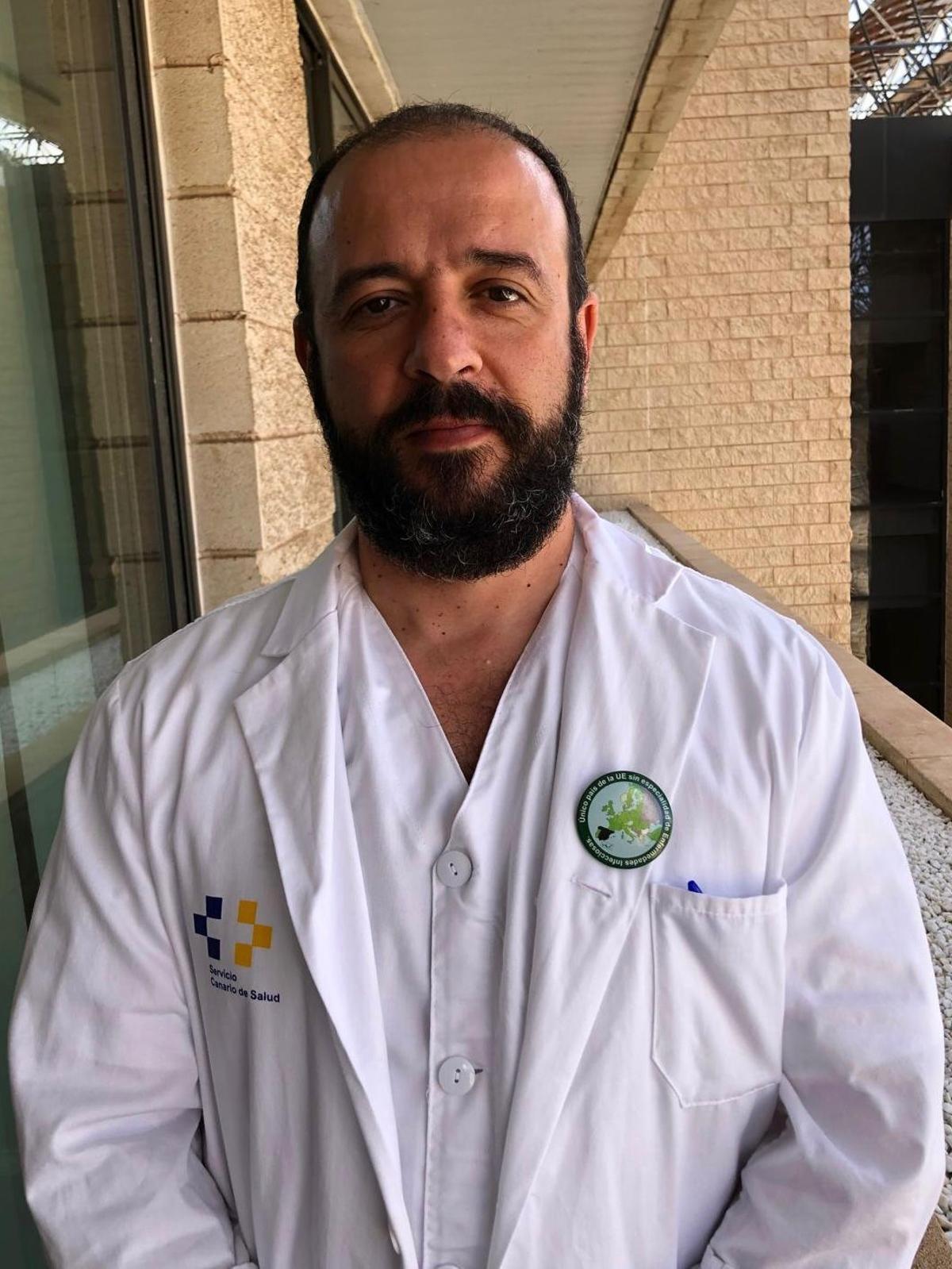 El presidente de la Asociación Canaria de Enfermedades Infecciosas, Óscar Sanz.