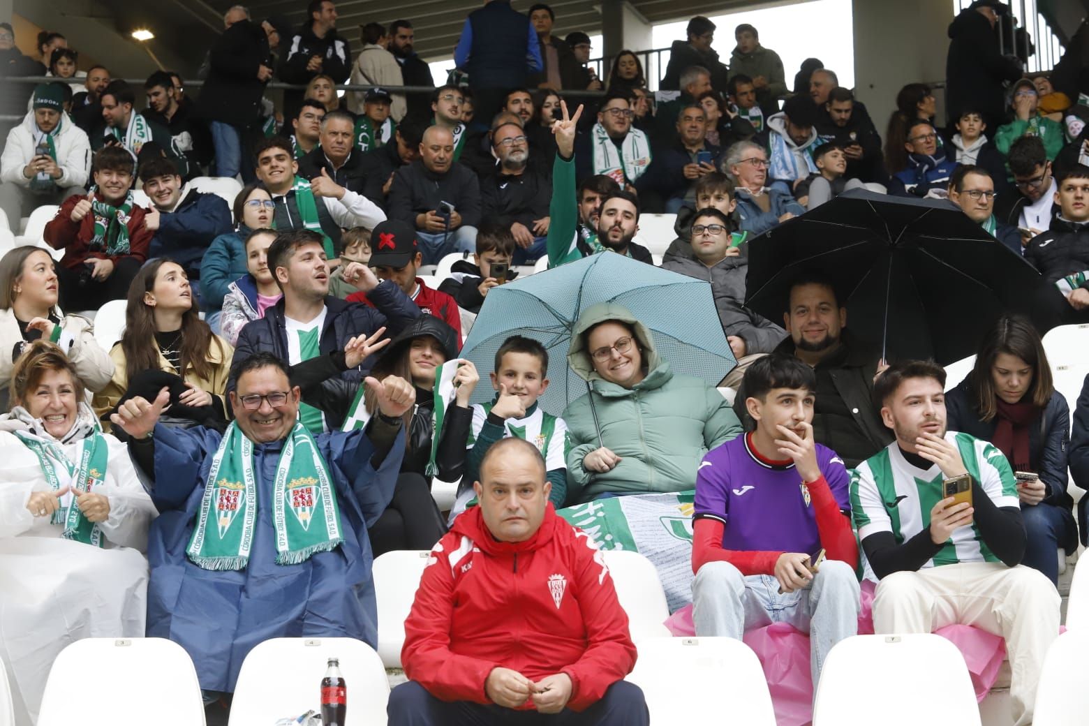 Córdoba CF-Racing de Santander | Las imágenes de la afición blanquiverde en El Arcángel