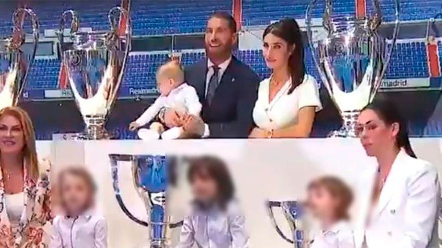 Sergio Ramos y su familia en el homenaje que ha recibido del Real Madrid.