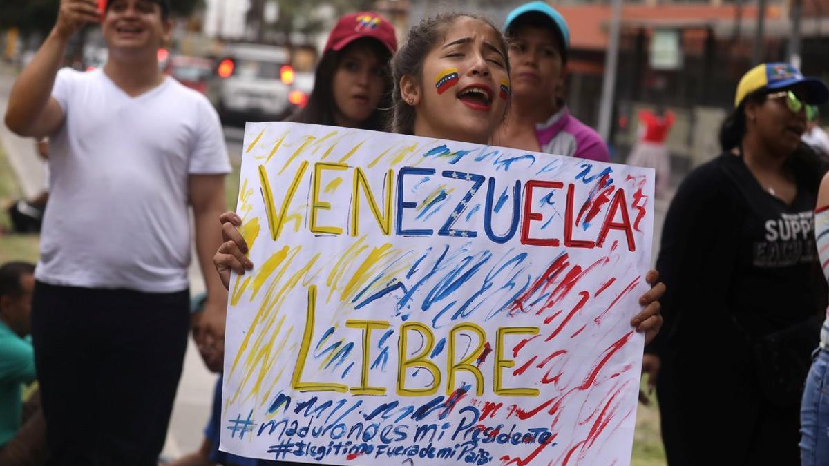 Venezolanos residentes en Perú protestan contra la segunda legislatura de Nicolás Maduro