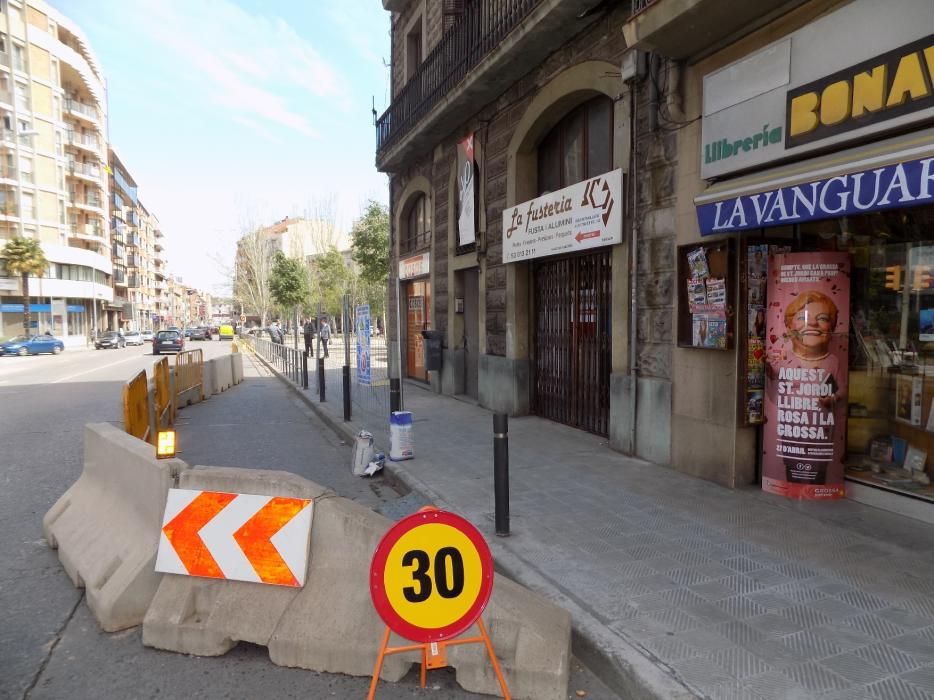 Enderroc del número 102 de la carretera de Vic de Manresa per transformar la Bonavista