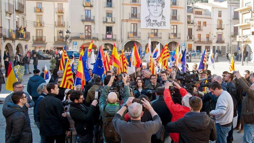 Ciutadans visita el poble natal de Puigdemont