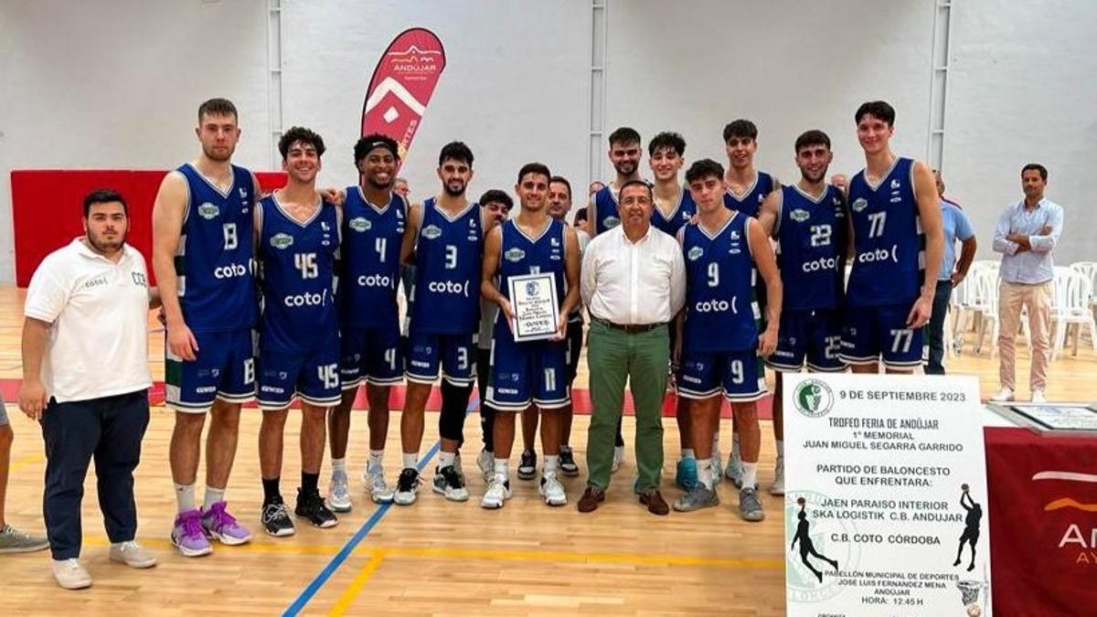 El Coto Córdoba CB, campeón del Trofeo Memorial José Miguel Segarra Garrido en Andújar.