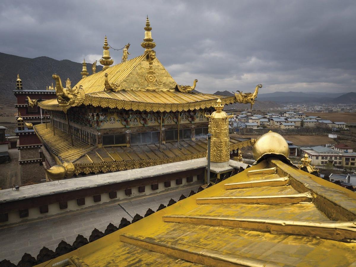 Shangri-La desde los tejados de Sumtseling