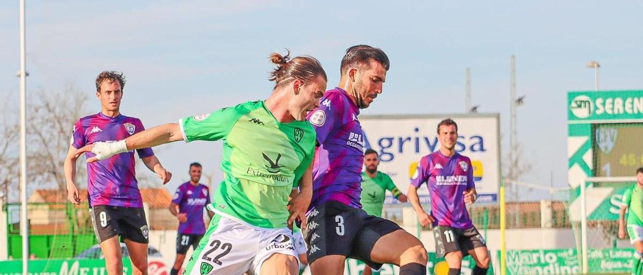 Farrell, del Villanovense, durante el partido ante el Guadalajara