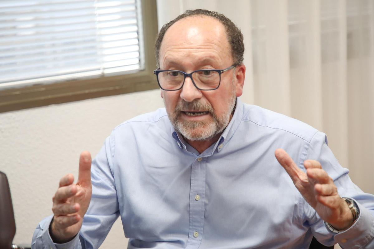 El exregidor del PP de Orihuela Emilio Bascuñana en una imagen de abril del año pasado, poco antes de que una moción de censura le desalojara de la Alcaldía.