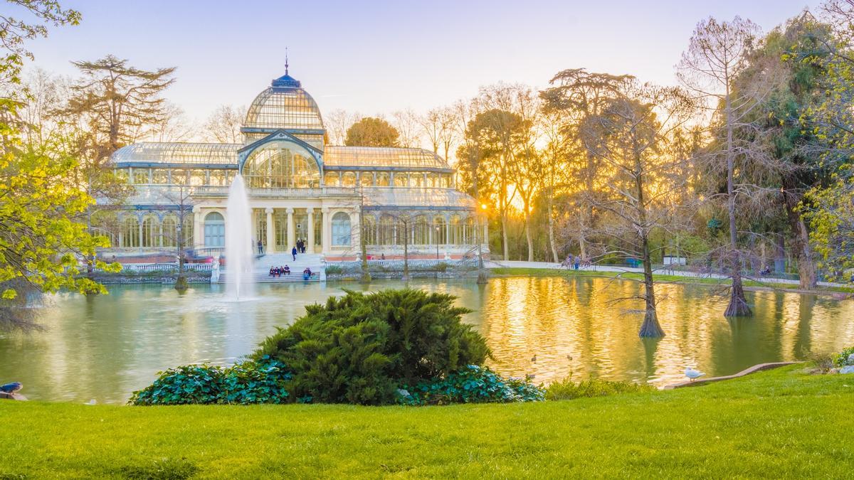 Palacio de Cristal en El parque del Retiro.